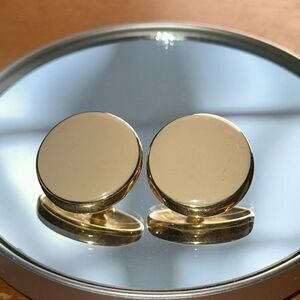 Vintage 80s cream/ivory enamel‎ painted & gold disk post earrings